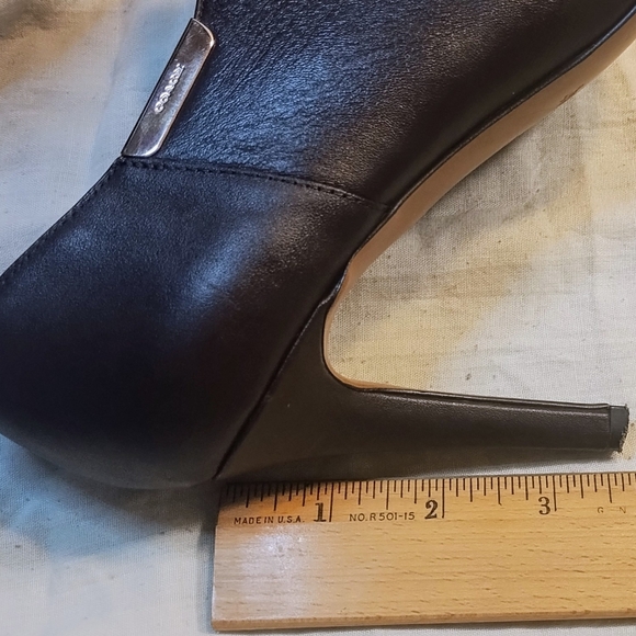 Coach heels size 7.5 - Picture 9 of 11